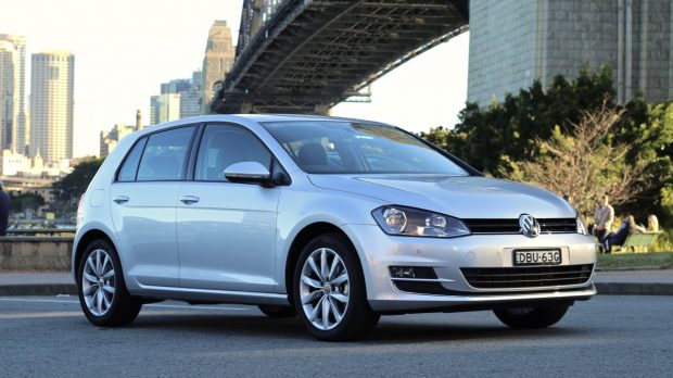 2016 Volkswagen Golf Review - Chasing Cars